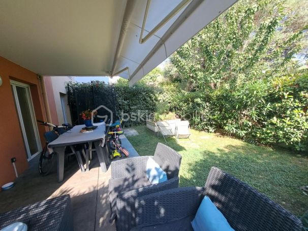 APPARTEMENT T3 63 M2 TERRASSE BORD DE MER ANTIBES