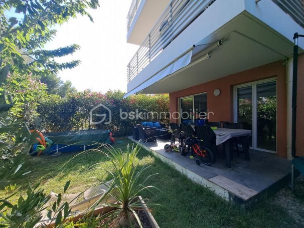 APPARTEMENT T3 63 M2 TERRASSE BORD DE MER ANTIBES