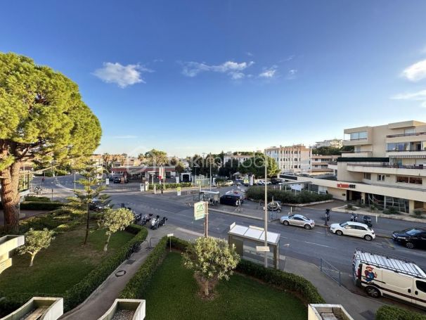 APPARTEMENT T3 68 M2 TERRASSE BORD DE MER CAGNES SUR MER