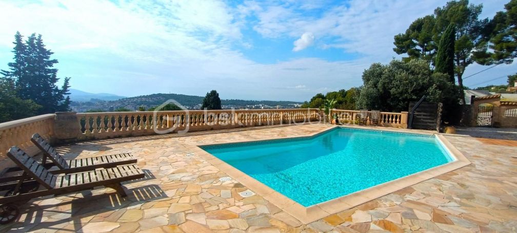 MAISON  8 PIECES 245 M2  LA VALETTE DU VAR