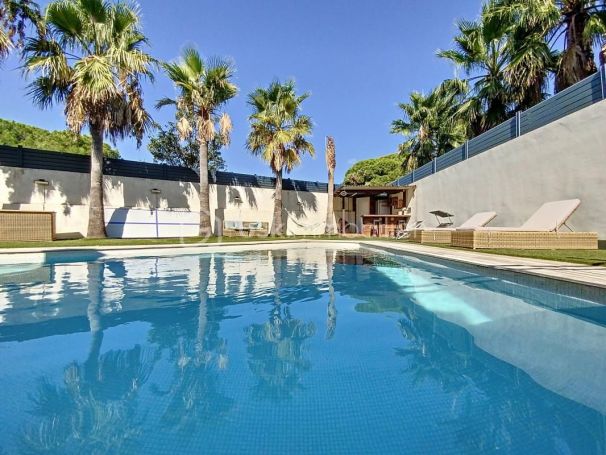 A vendre Perle Rare au Cap d'Agde avec  PISCINE - JACCUZI - CINEMA 34300 Cap D Agde