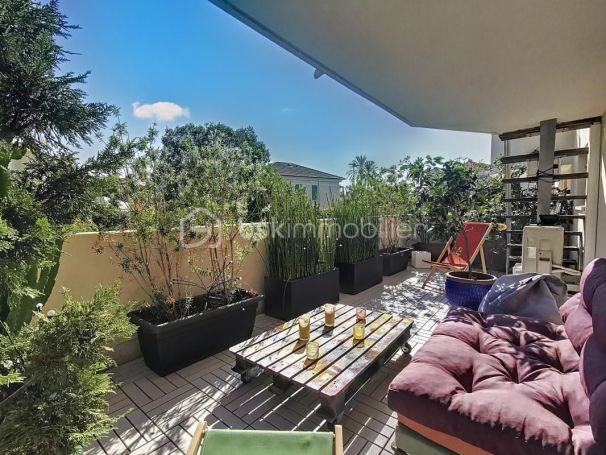 APPARTEMENT T2 54 M2 TERRASSE BORD DE MER CANNES