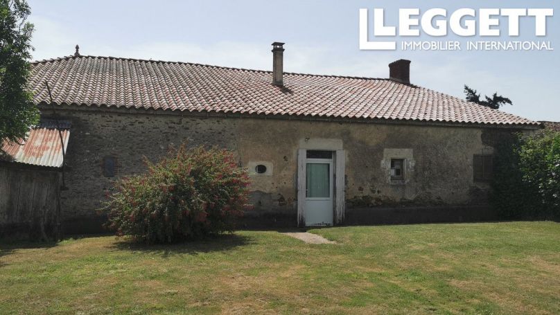 A vendre Belle maison de campagne et ses dÃ©pendances sur 5 hectares de prairies 85390 Mouilleron Saint Germain