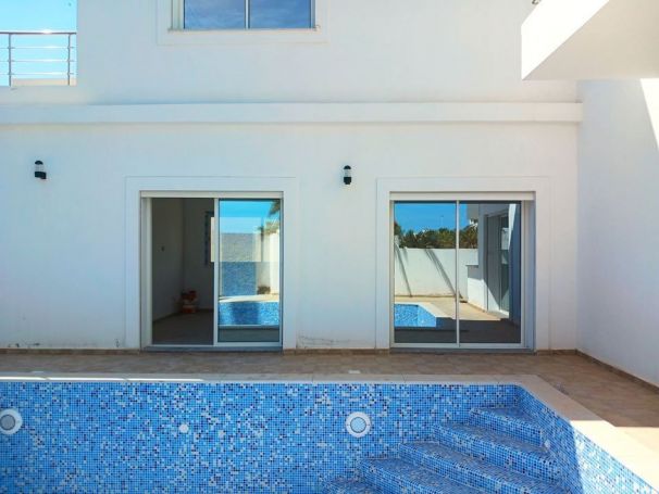 A louer MAISON  CONTEMPORAINE BORD DE MER MIDOUN DJERBA