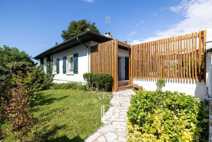 A vendre BELLE MAISON FAMILIALE 7 PIECES 175 M² ANGLET