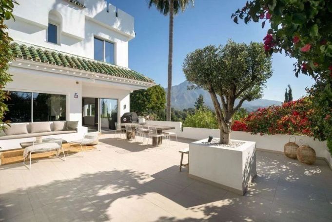 A vendre SUPERBE MAISON DE VILLE 6 PIECES 267 M² VUE MER MARBELLA