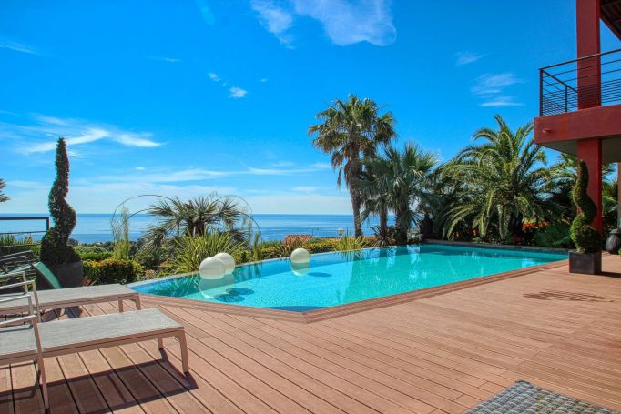 A vendre Magnifique VILLA 230 M² VUE PANORAMIQUE MER  LES ISSAMBRES