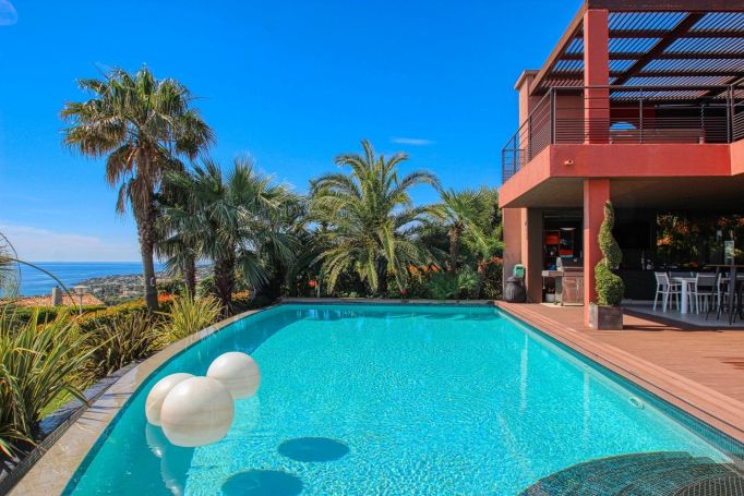 A vendre Magnifique VILLA 230 M² VUE PANORAMIQUE MER  LES ISSAMBRES