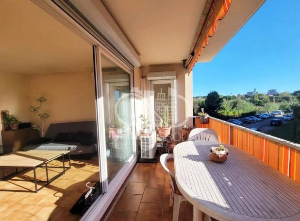 A louer APPARTEMENT T3 68 M2 TERRASSE BORD DE MER ANTIBES