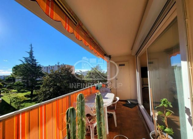 APPARTEMENT T3 68 M2 TERRASSE BORD DE MER ANTIBES