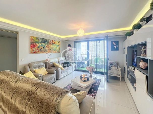 A louer APPARTEMENT DE PRESTIGE T4 129 M2 TERRASSE PIEDS DANS L'EAU ANTIBES