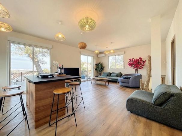 A louer APPARTEMENT T4 85 M2 TERRASSE VUE MER ANTIBES