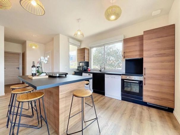 A louer APPARTEMENT T4 85 M2 TERRASSE VUE MER ANTIBES