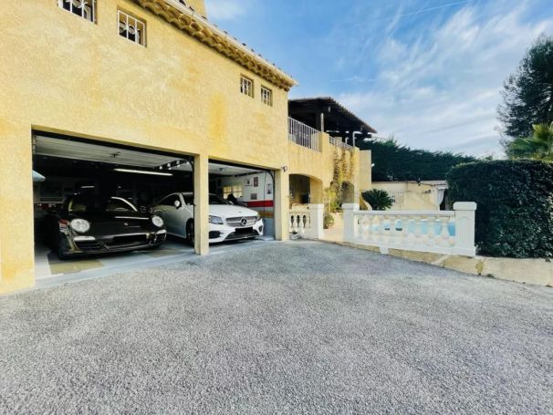 A louer MAISON 5 PIECES 179 M2 LA GAUDE