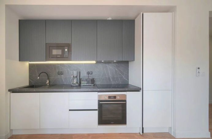 A louer APPARTEMENT NEUF T4 85 M2 BORD DE MER CANNES