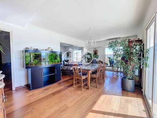 A louer APPARTEMENT T3 121 M2 TERRASSE VUE MER ANTIBES