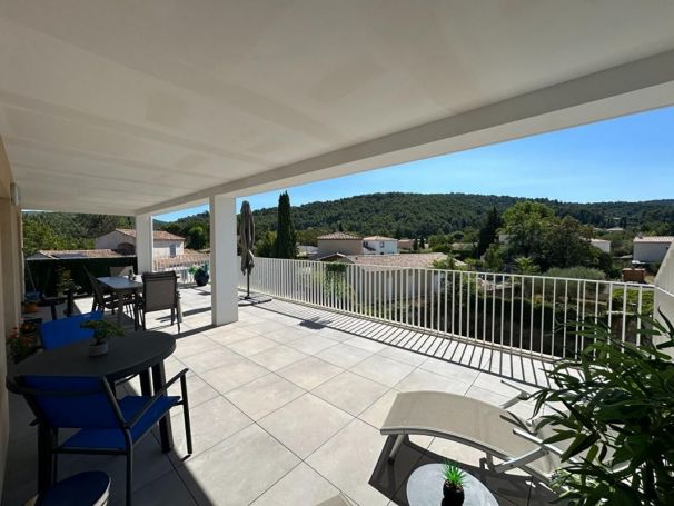 APPARTEMENT T4 85 M2 TERRASSE  SAINT ZACHARIE