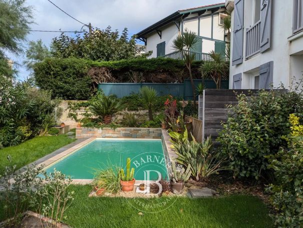 A vendre MAGNIFIQUE MAISON 416 M² RENOVEE BIARRITZ