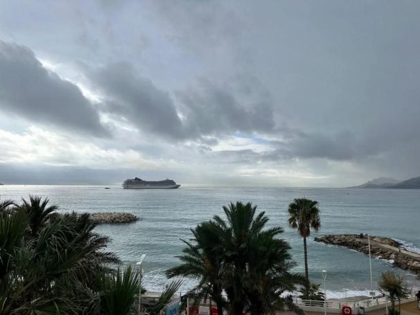 A vendre PENTHOUSE 125 M2 TERRASSE BORD DE MER CANNES