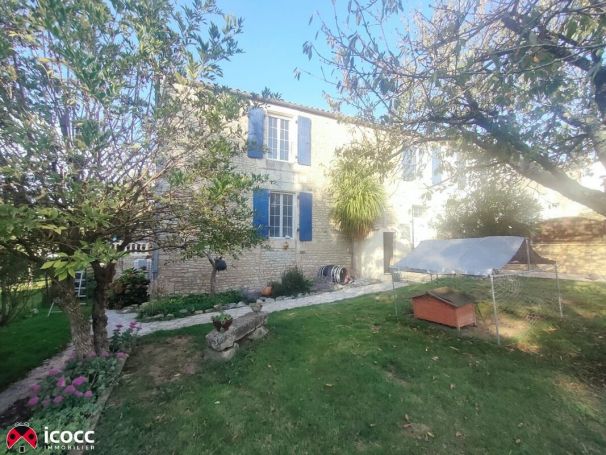 A vendre Maison de caractÃ¨re sur  2600mÂ² de terrain 85320 La Bretonniere La Claye