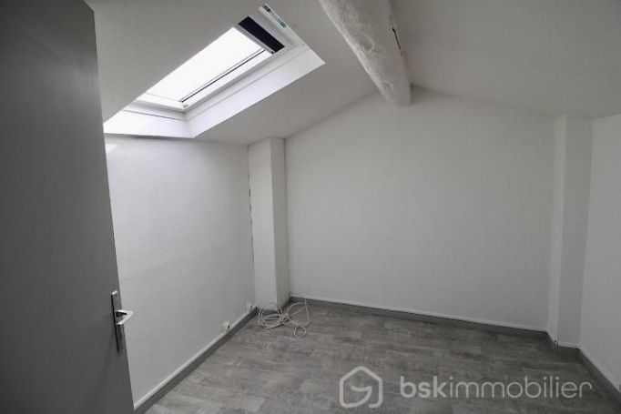 APPARTEMENT T4 70 M2  LUNEL