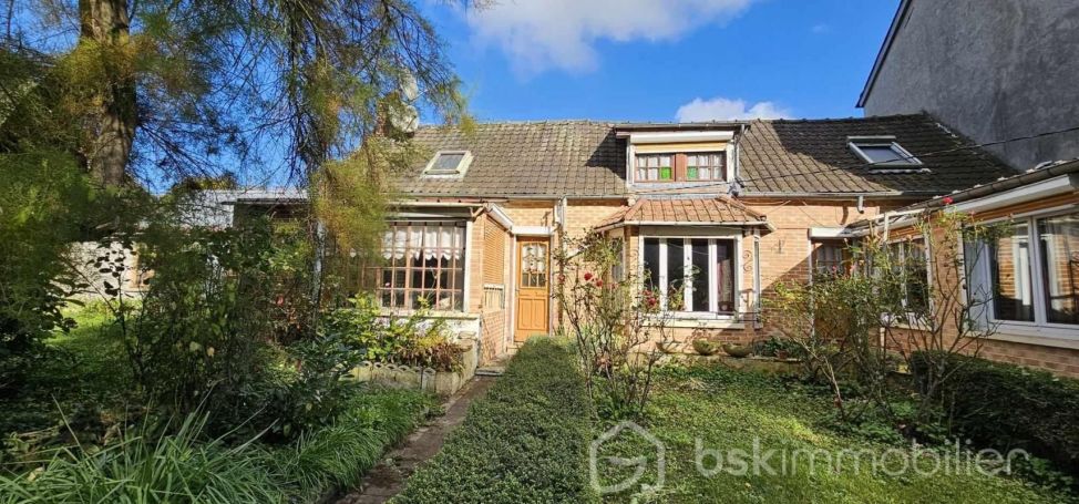 A vendre  maison Ã  travaux de 184 mÂ² habitables avec garage et dÃ©pendances Amiens