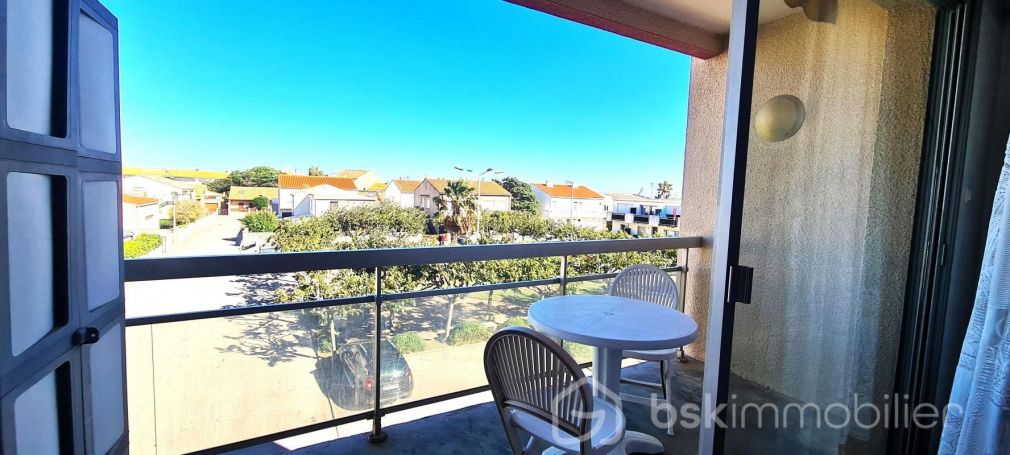 APPARTEMENT DUPLEX T2 32 M2 TERRASSE BORD DE MER PORT LA NOUVELLE