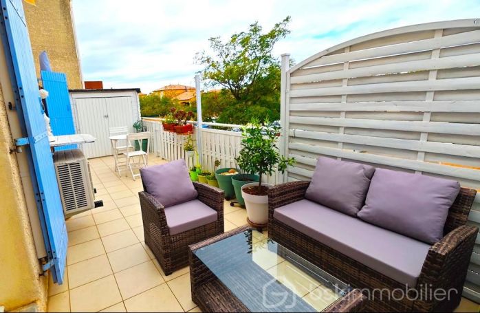 APPARTEMENT T4 86 M2 TERRASSE BORD DE MER SETE