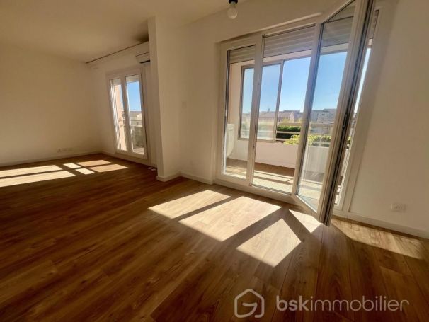 APPARTEMENT NEUF T2 62 M2 BORD DE MER SANARY SUR MER