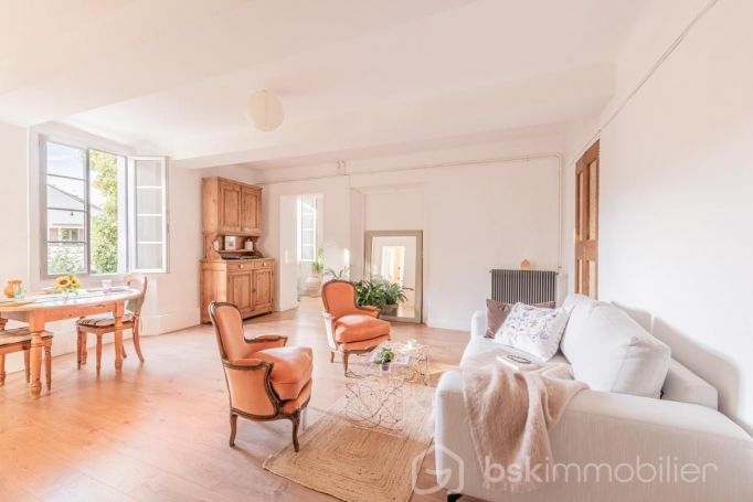 A vendre GRAND APPARTEMENT AU CENTRE VILLE  POUR UNE VIE DE FAMILLE Draguignan