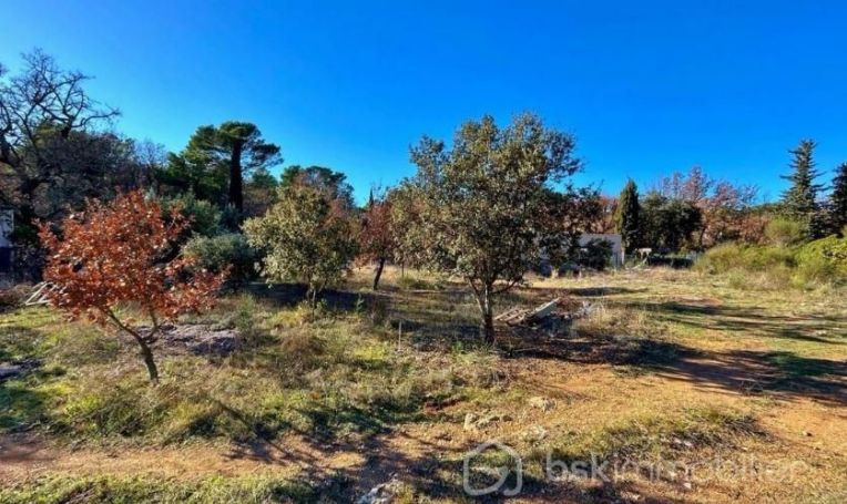 A vendre TERRAIN CONSTRUCTIBLE 1092 M² -LIBRE CONSTRUCTEUR Saint Antonin Du Var