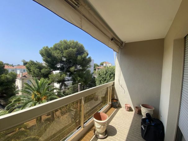 A vendre  appartement t2 78 m² BORD DE MER Cannes