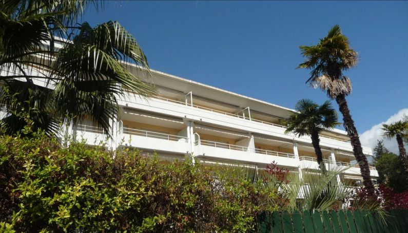 A vendre BEL APPARTEMENT T4 141 M² DERNIER ETAGE BORD DE MER Cannes