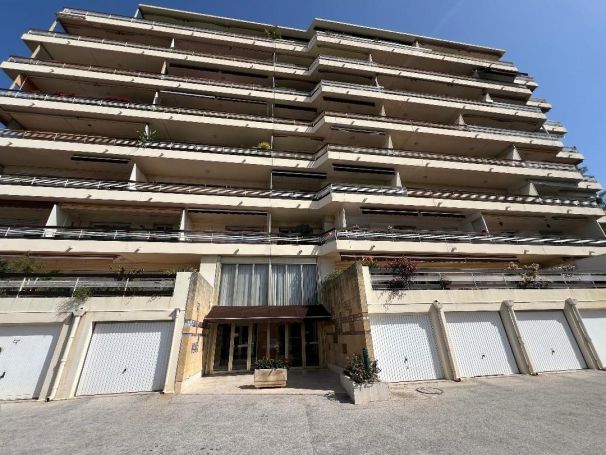 APPARTEMENT T2 47 M2 TERRASSE BORD DE MER TOULON