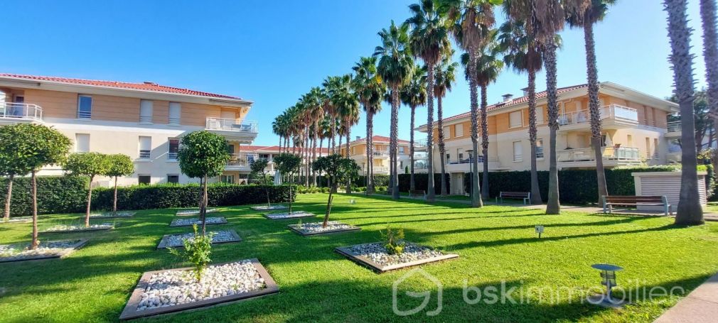 APPARTEMENT T2 40 M2 TERRASSE PIEDS DANS L'EAU ANTIBES