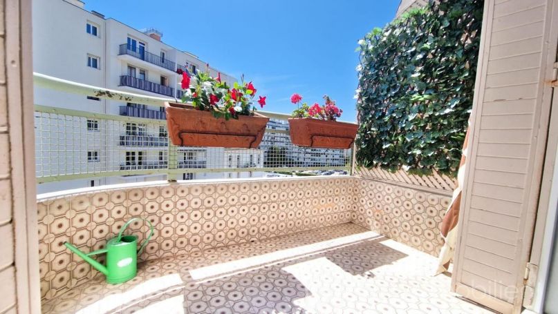 APPARTEMENT T3 56 M2 BORD DE MER CANNES