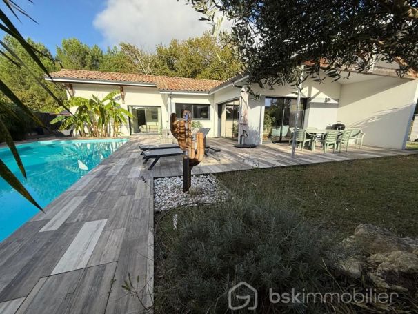 MAISON  CONTEMPORAINE BORD DE MER SANGUINET