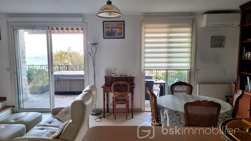 APPARTEMENT T3 70 M2 TERRASSE BORD DE MER LE LAVANDOU