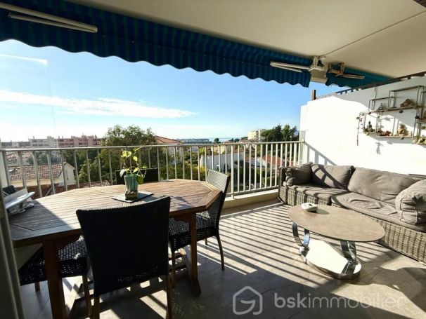 APPARTEMENT DE PRESTIGE NEUF T2 72 M2 TERRASSE VUE MER CANNES