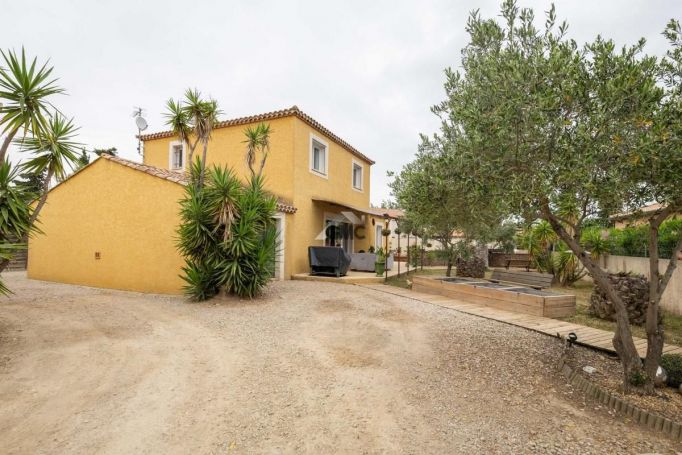 MAISON  DE MAîTRE BORD DE MER MARSEILLAN