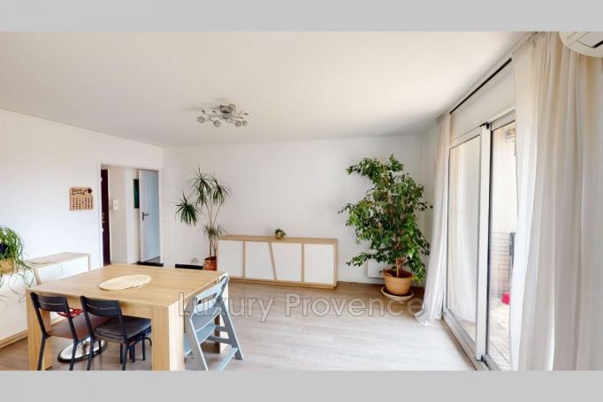 APPARTEMENT T3 82 M2  AIX EN PROVENCE