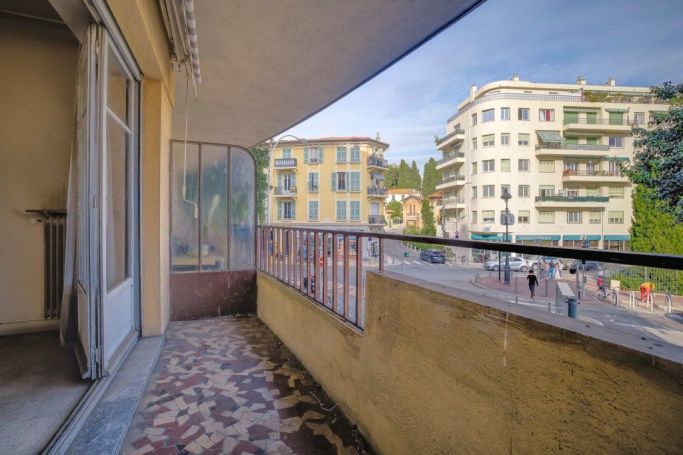 APPARTEMENT T3 73 M2 TERRASSE BORD DE MER NICE