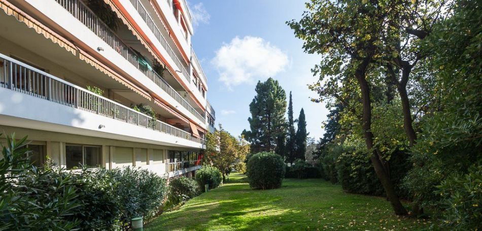 APPARTEMENT T2 56 M2 TERRASSE BORD DE MER NICE