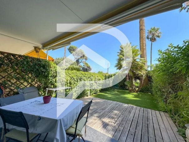 STUDIO  35 M2 TERRASSE BORD DE MER CANNES