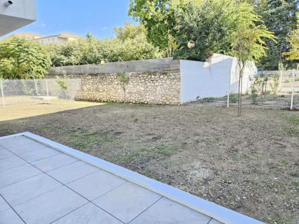 A vendre T4 neuf avec 150m de jardin habitable immediatement 13009 Marseille 9eme Arrondissement