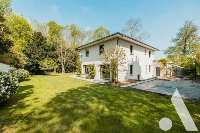 MAISON  CONTEMPORAINE BORD DE MER CAEN