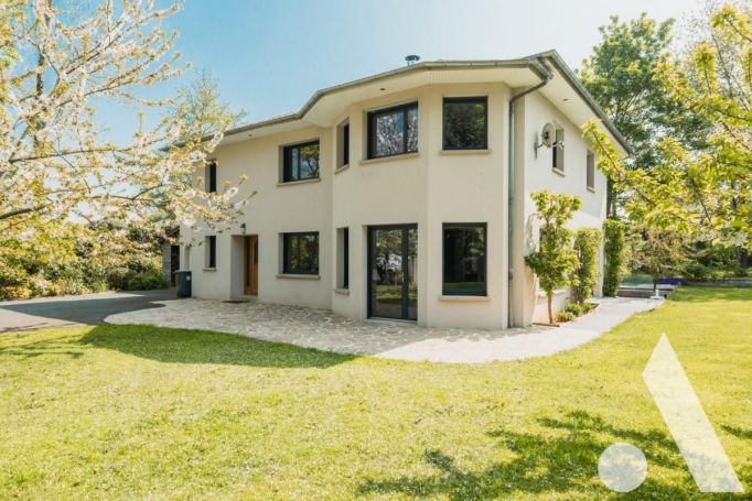 MAISON  CONTEMPORAINE BORD DE MER CAEN