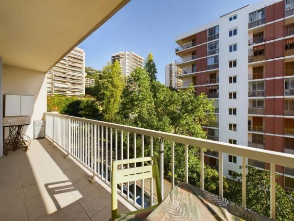 APPARTEMENT T4 100 M2 BORD DE MER AJACCIO