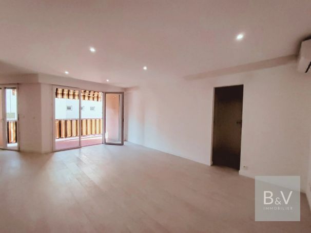 A vendre Lumineux appartement T3 80 M² SAINT LAURENT DU VAR