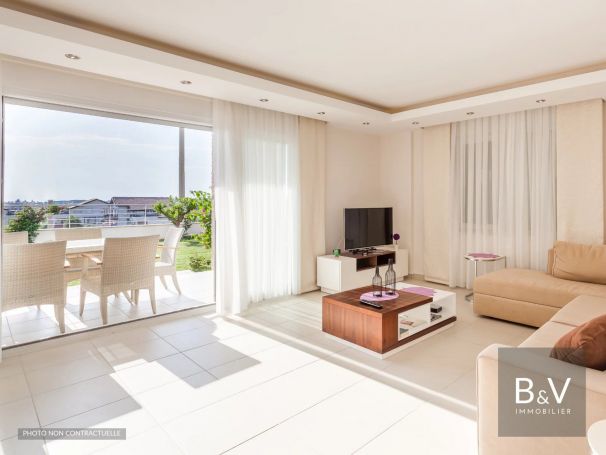 A vendre Appartement T3 62 M² BALCON ANTIBES